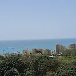 Iris Del Mar